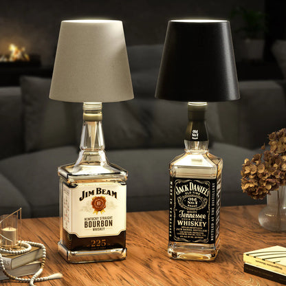 Hvid og sort Glowbottle genbrugt i gamle flotte flakser. Køb online her - original webshop.